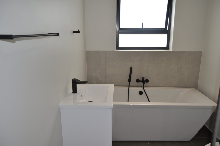 3 Bedroom Property for Sale in Somerset Lakes Western Cape
